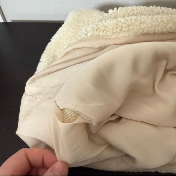 Heidi Merrick Sweater Womens Sz M Ivory Sherpa Long Sleeve Crew Neck Winter - Picture 8 of 12